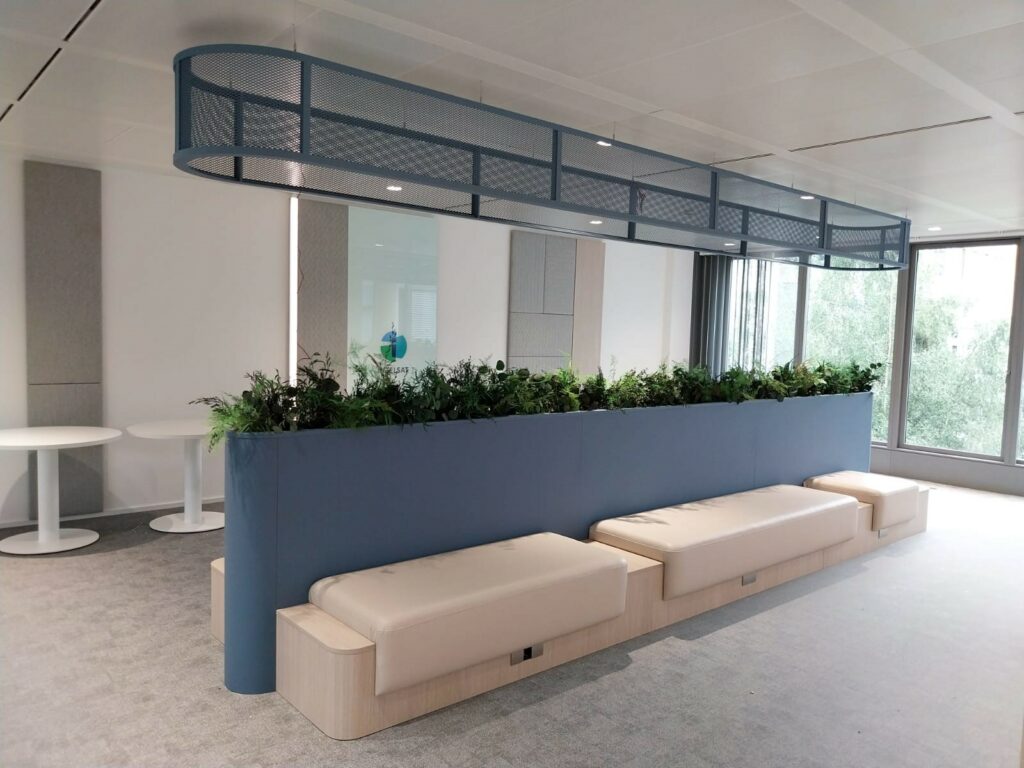 Deckenleuchte aus pulverbeschichtetem Streckmetall - Metallic Design Metallbau Luxemburg