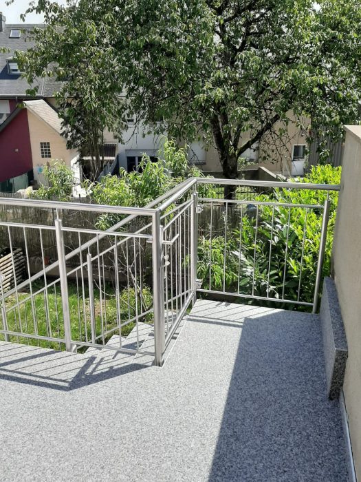 Auįengel„nder Edelstahl vertikal